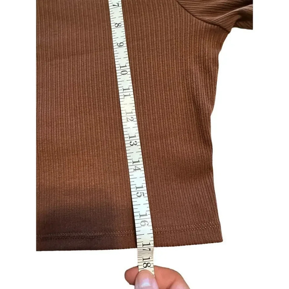 Altar'd State Cropped Mock Neck Ribbed Top Size Medium NWT Brown Long Sleeved - Picture 8 of 8